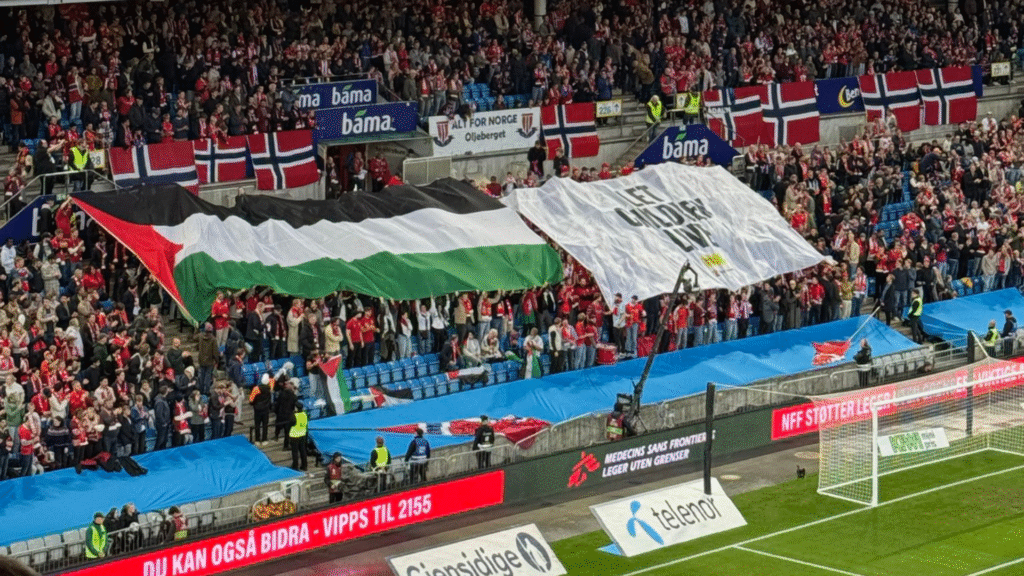 Noruega goleó a Israel en la cancha y en las calles