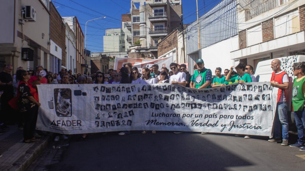 Entre Ríos: Se movilizaron contra el desmantelamiento del Registro Único de la Verdad en Paraná