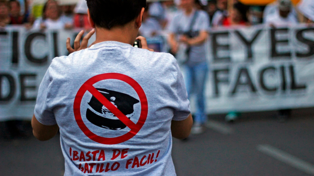 Gatillo fácil: un policía asesinó a un joven de 20 años e hirió a otro