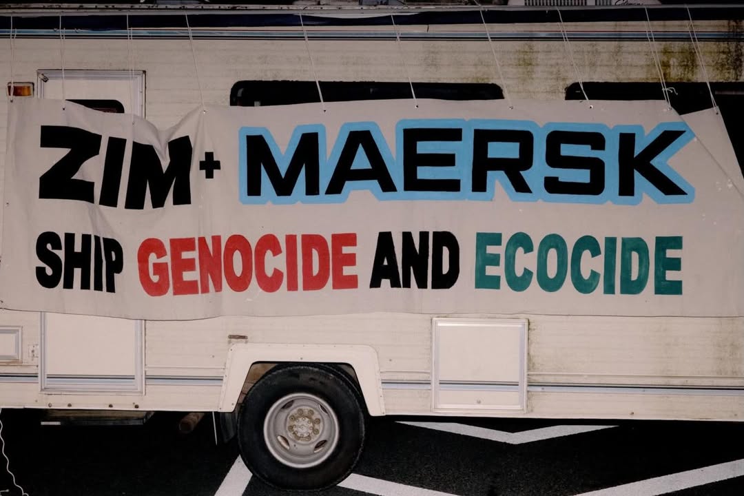 BREAKING- Earlier this morning, over 30 activists blockaded the entry point to the Maher Termina (8)