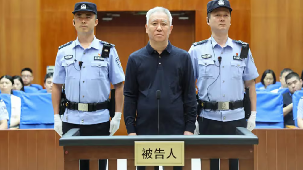 China condena al magnate detrás de Evergrande a cadena perpetua por especulación y corrupción